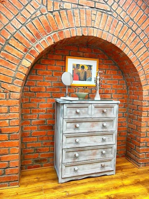 True Colours Apartment In Central Location Bangor  Esterno foto