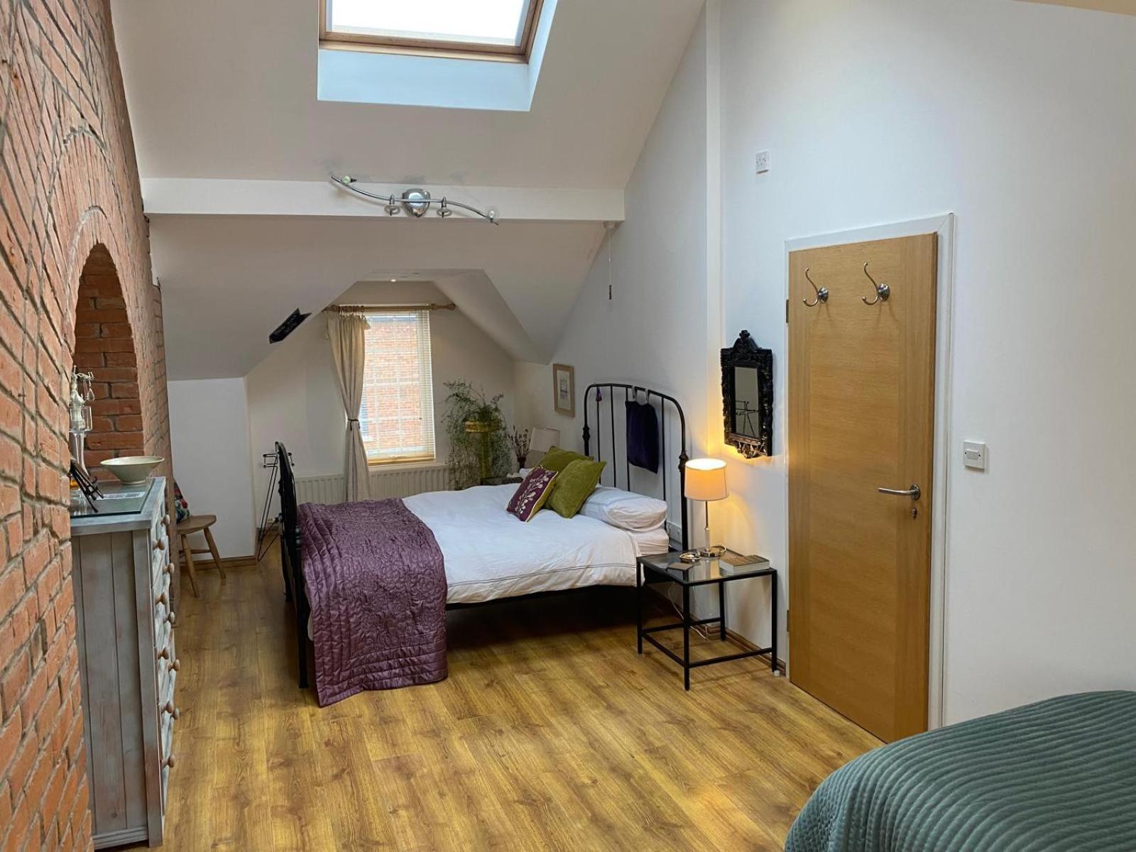 True Colours Apartment In Central Location Bangor  Esterno foto